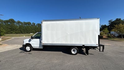 2023 Ford E-350SD Base Cutaway