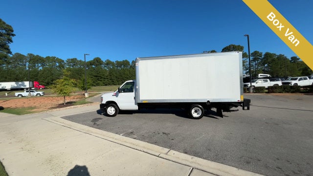 2024 Ford E-350SD Base Cutaway