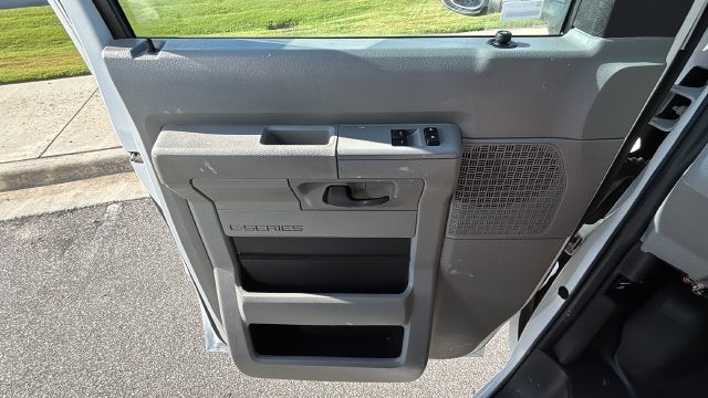 2024 Ford E-350SD Base Cutaway