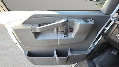 2025 Chevrolet Express 2500 Work Van Cargo