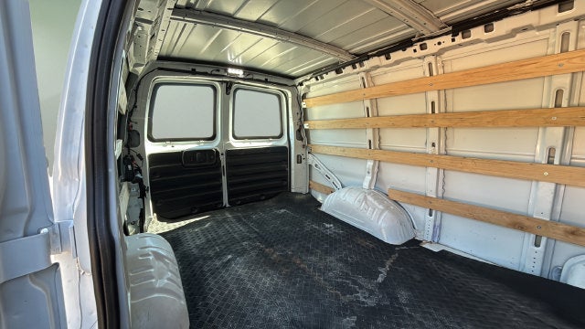 2025 Chevrolet Express 2500 Work Van Cargo