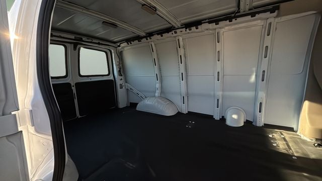 2023 GMC Savana 2500 Work Van Cargo Van