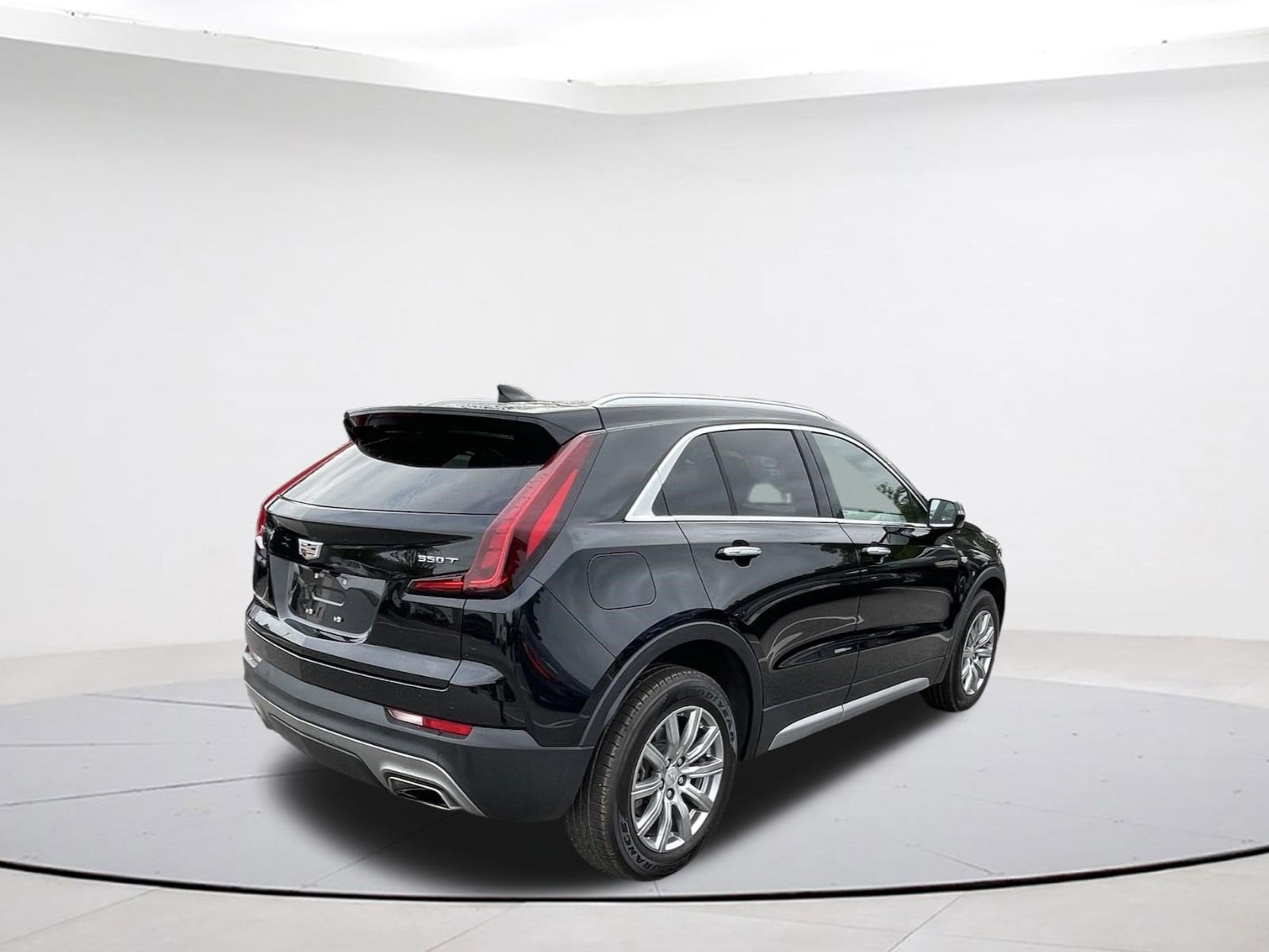 2023 Cadillac XT4 FWD Premium Luxury