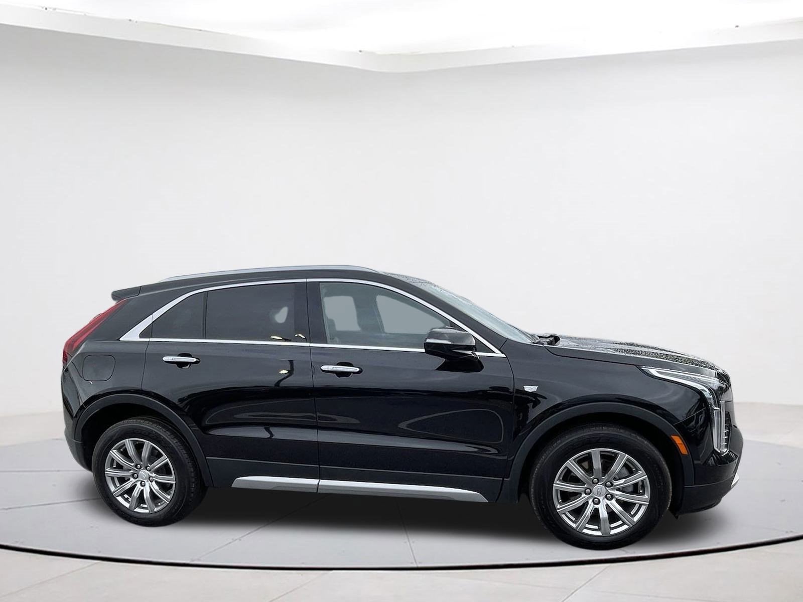 2023 Cadillac XT4 FWD Premium Luxury