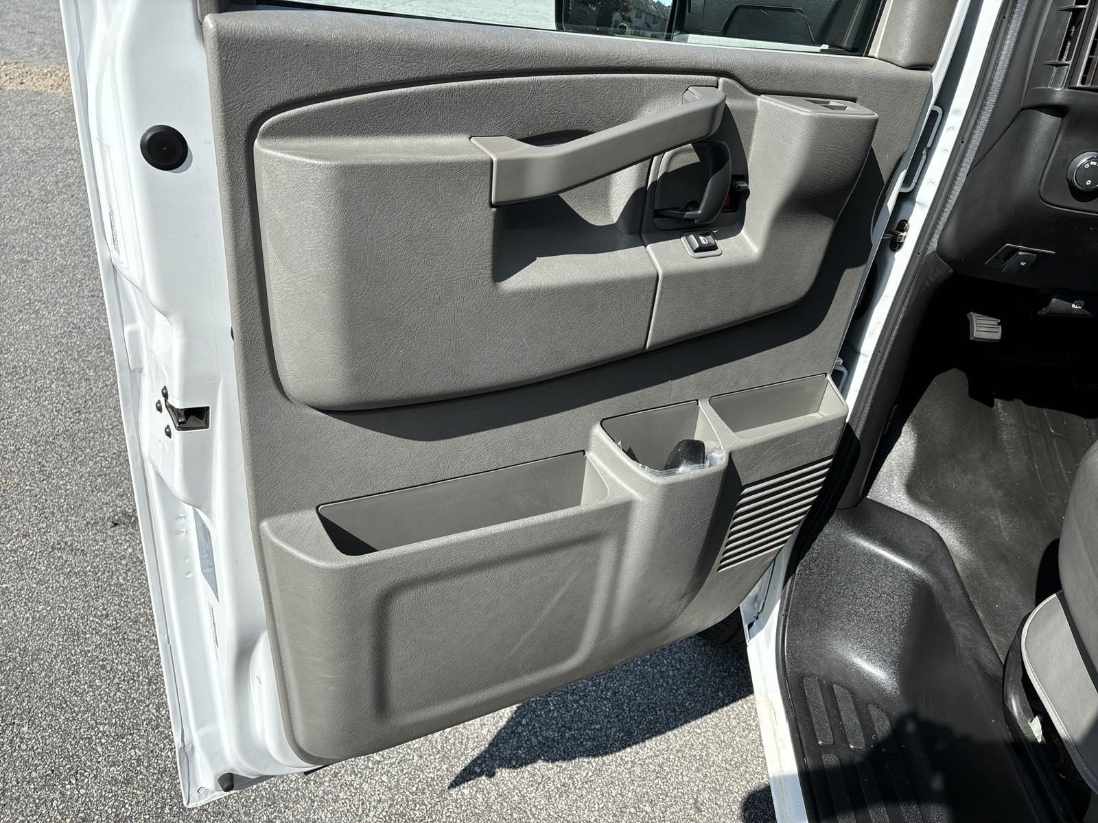 2022 Chevrolet Express Commercial Cutaway Work Van