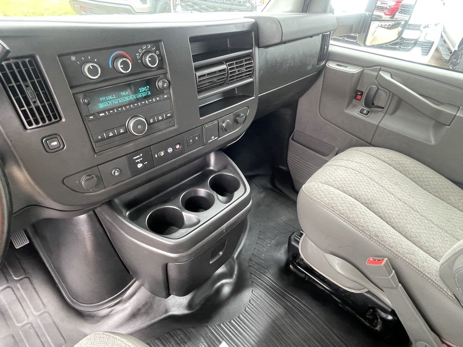 2021 Chevrolet Express Commercial Cutaway Work Van