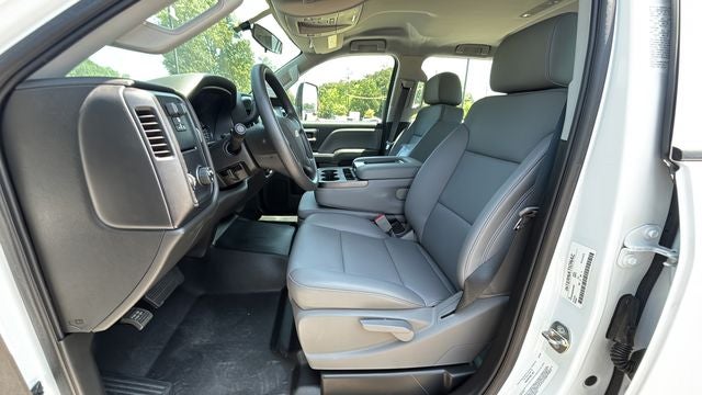2023 Chevrolet Silverado 5500HD Work Truck 9' Hauler Body
