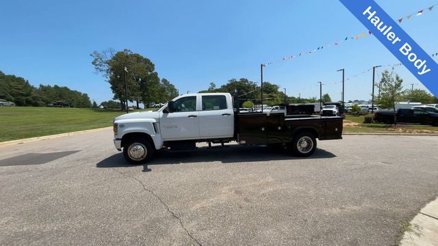 2023 Chevrolet Silverado 5500HD Work Truck 9' Hauler Body