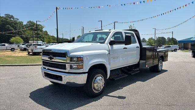 2023 Chevrolet Silverado 5500HD Work Truck 9' Hauler Body