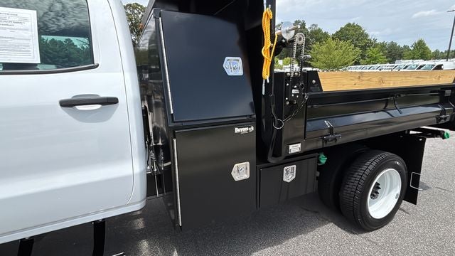 2023 Chevrolet Silverado 5500HD Work Truck 13' Landscape Dump