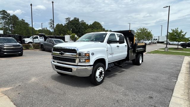 2023 Chevrolet Silverado 5500HD Work Truck 13' Landscape Dump