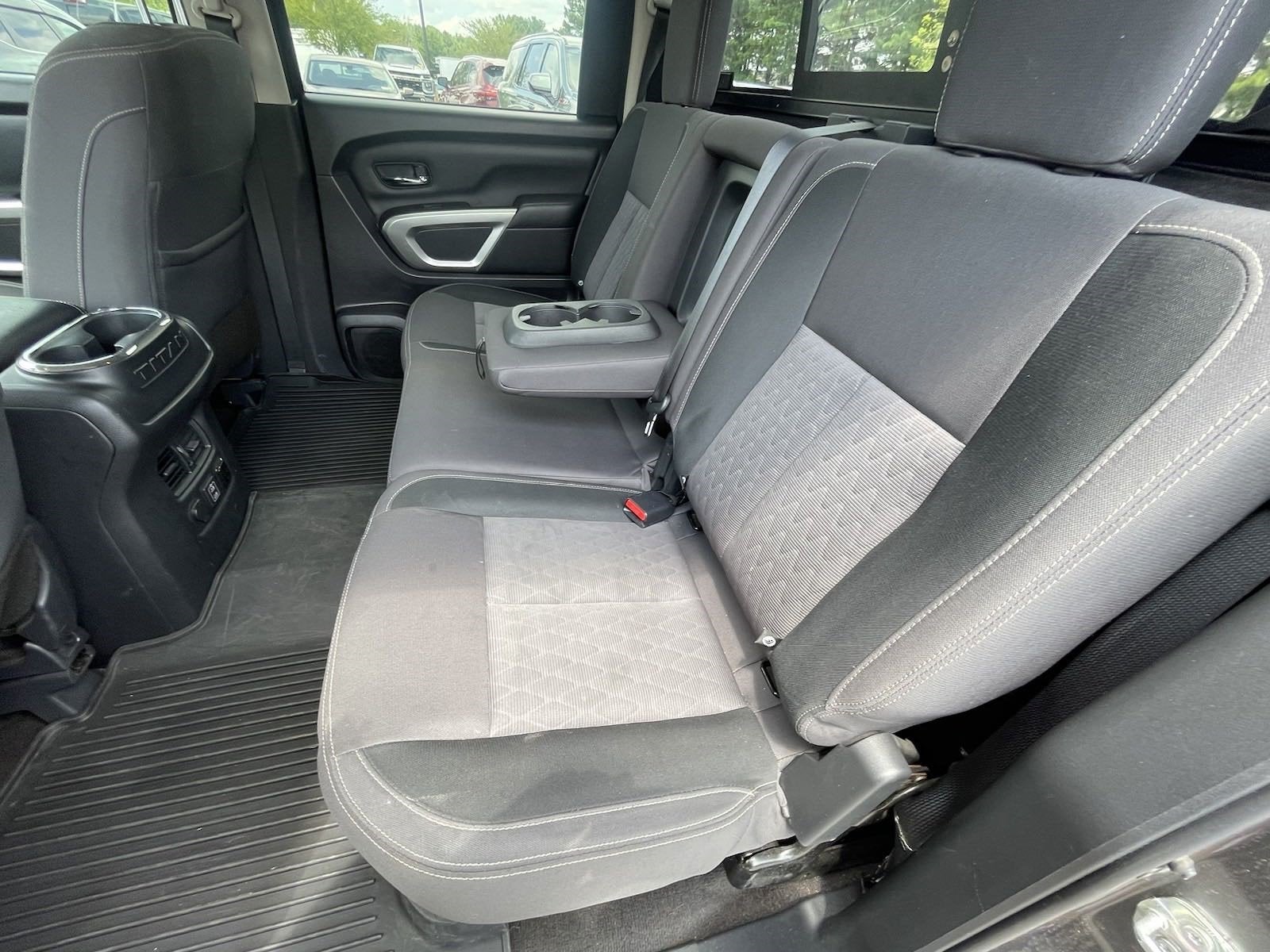 2022 Nissan Titan SV