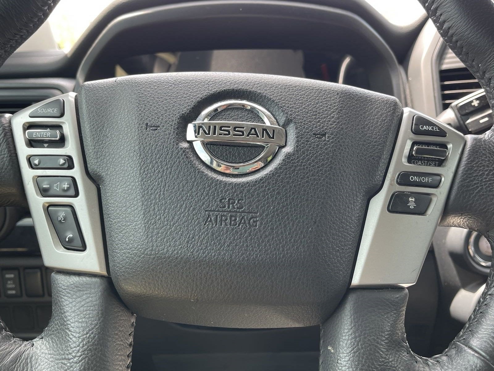 2022 Nissan Titan SV