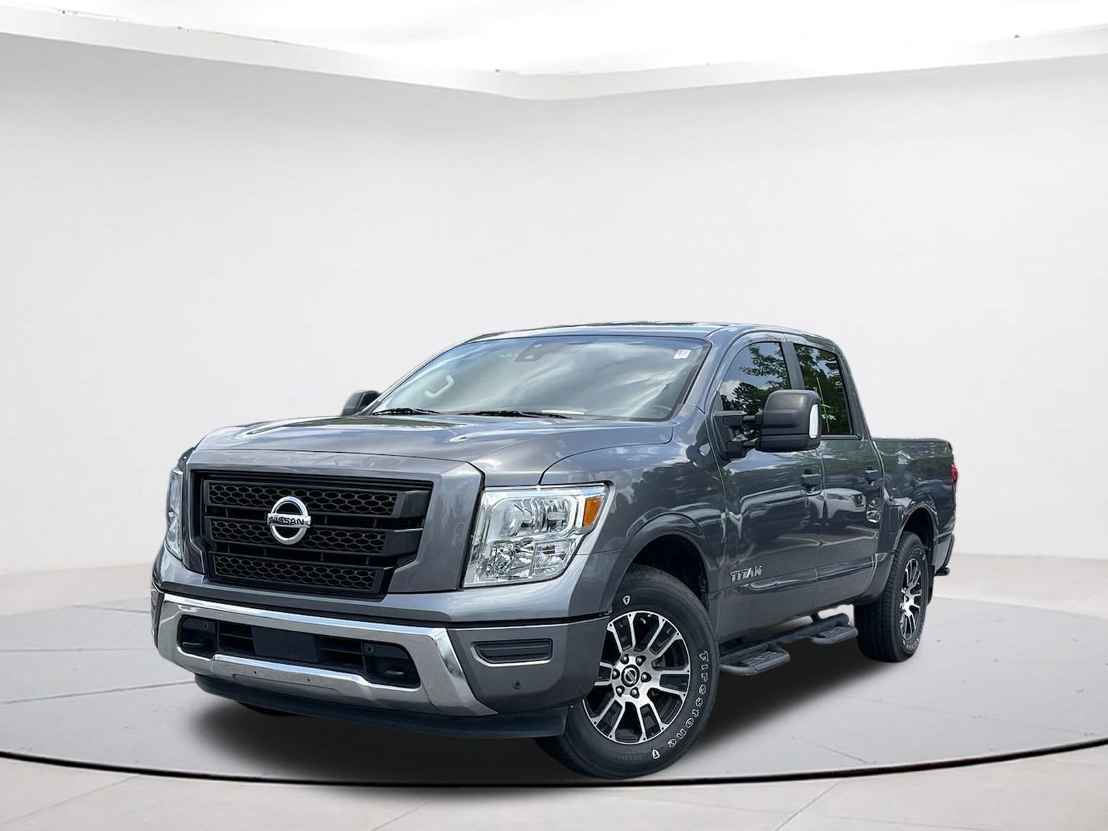 2022 Nissan Titan SV
