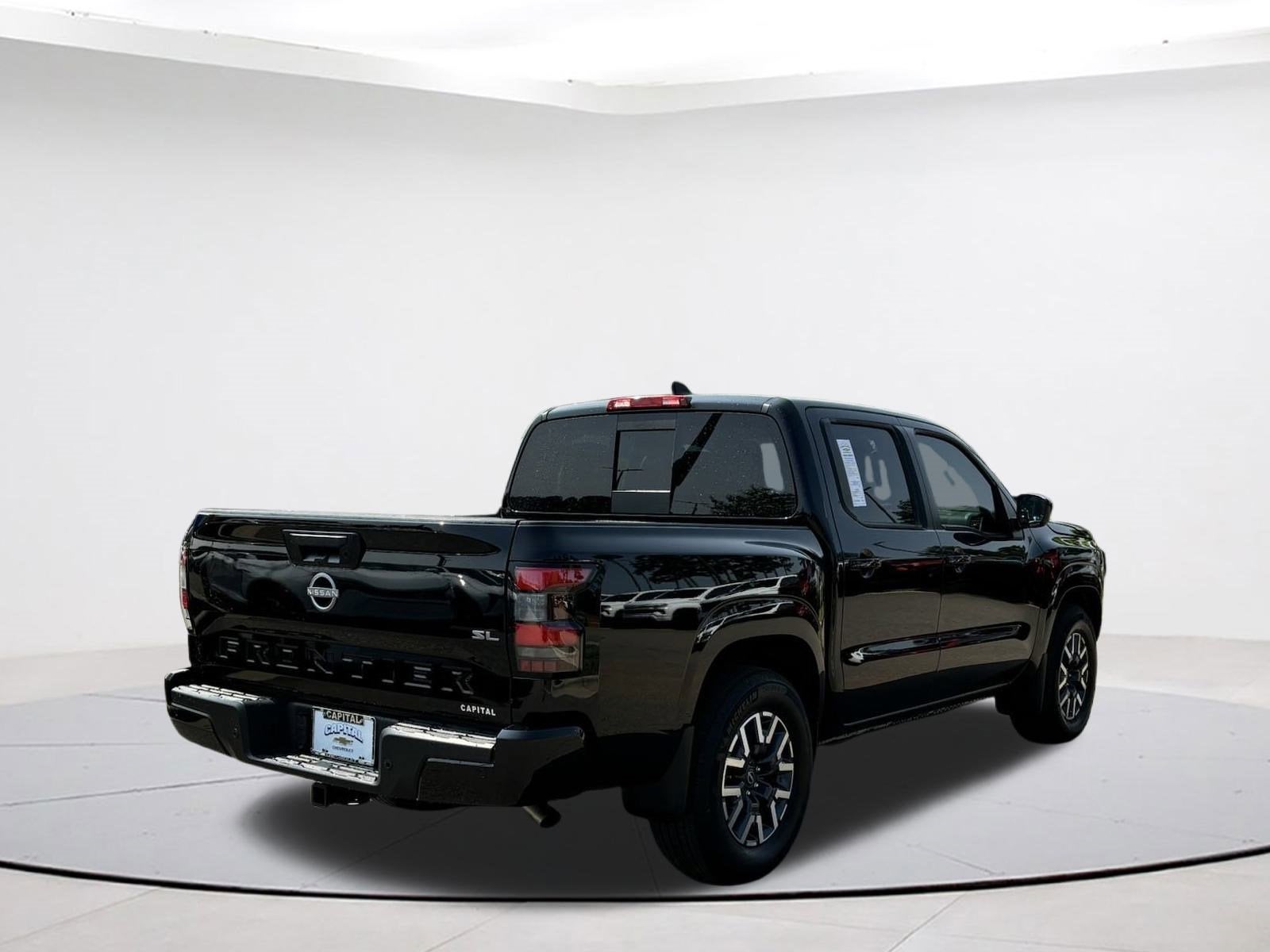 2024 Nissan Frontier SL