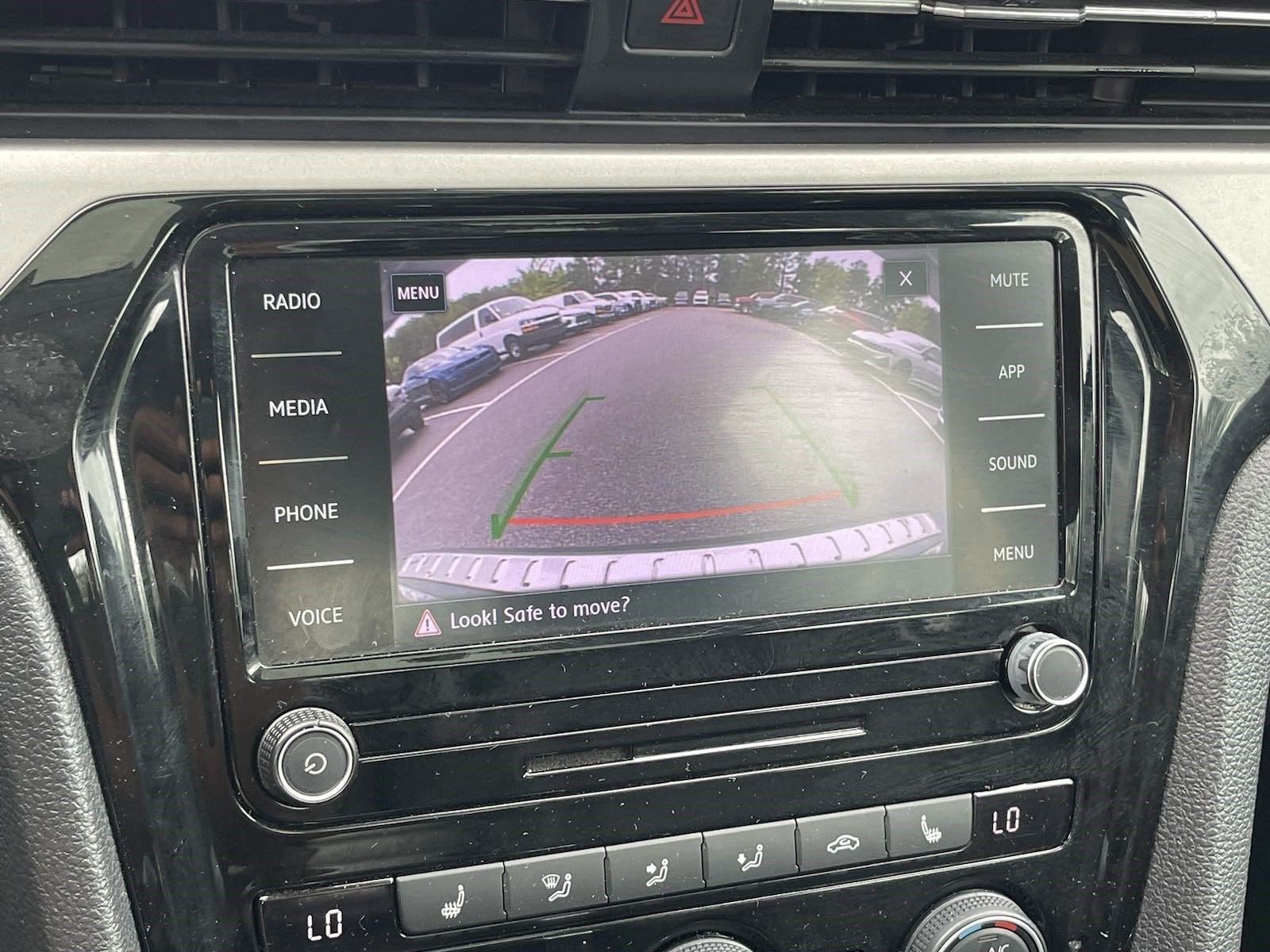 2022 Volkswagen Passat 2.0T SE