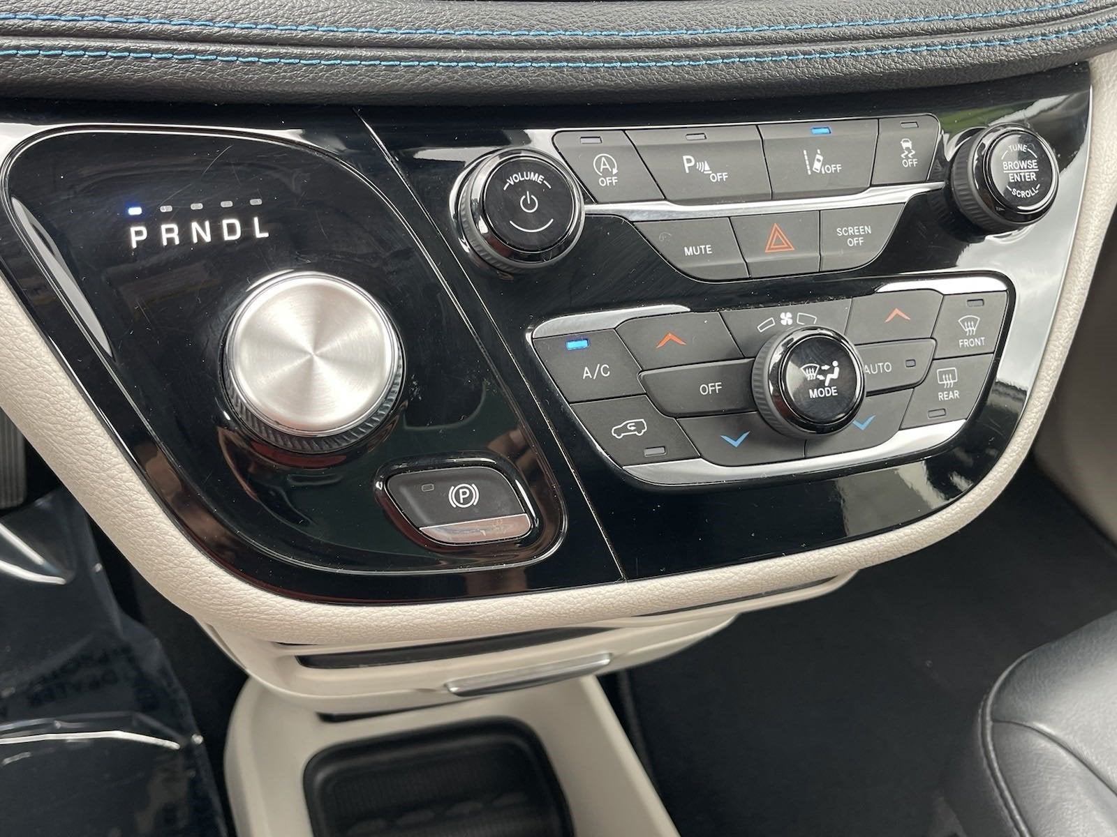 2021 Chrysler Pacifica Touring L