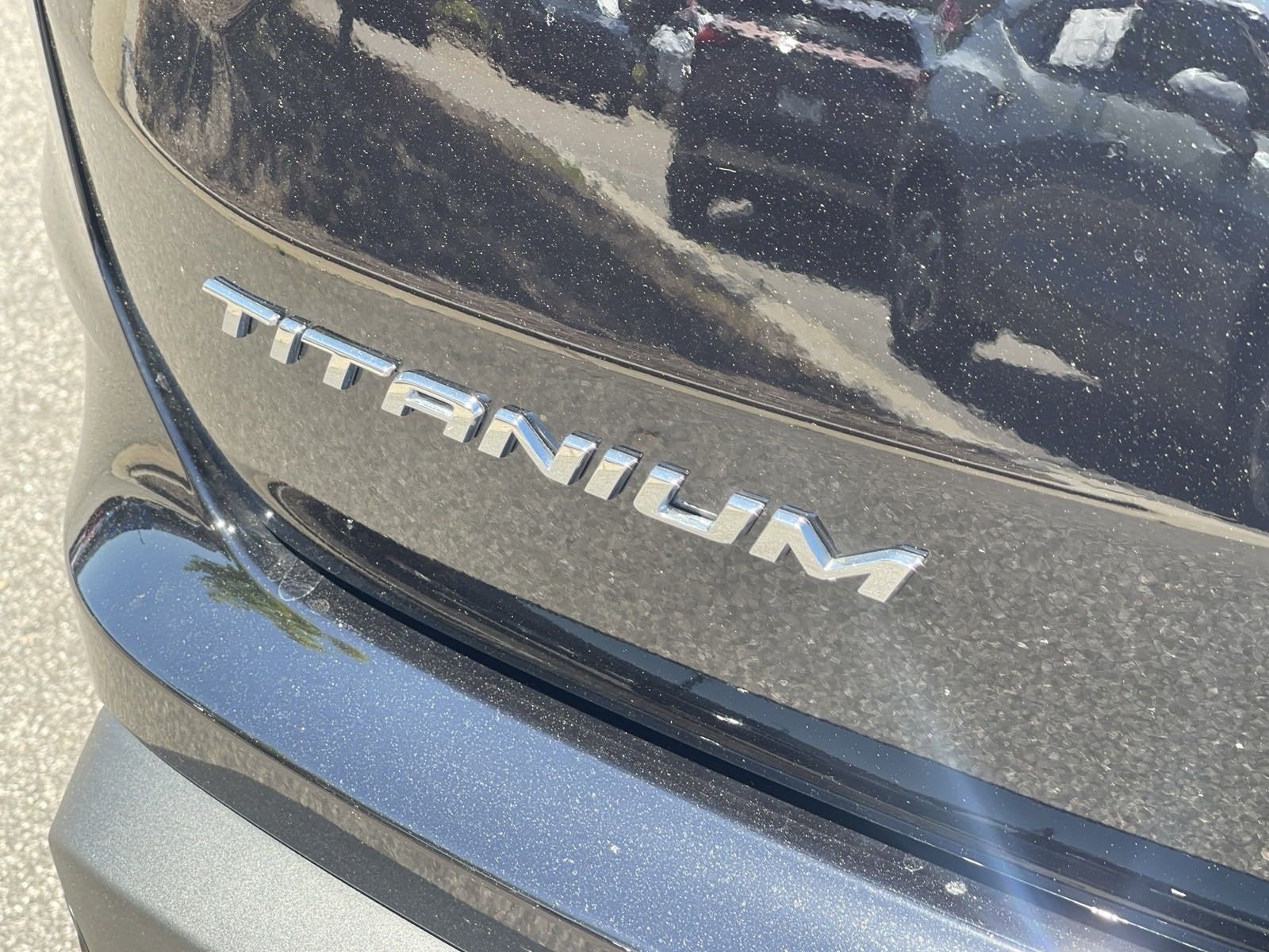 2024 Ford Edge Titanium