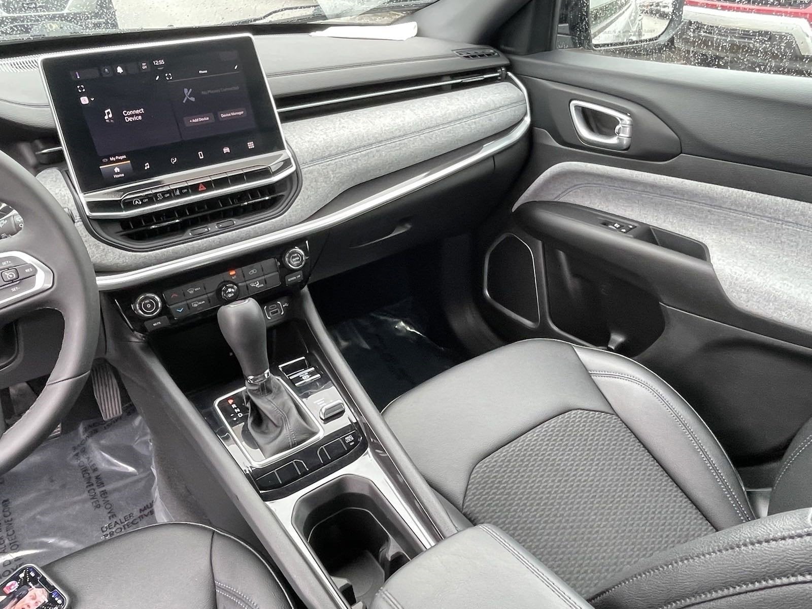 2024 Jeep Compass Base