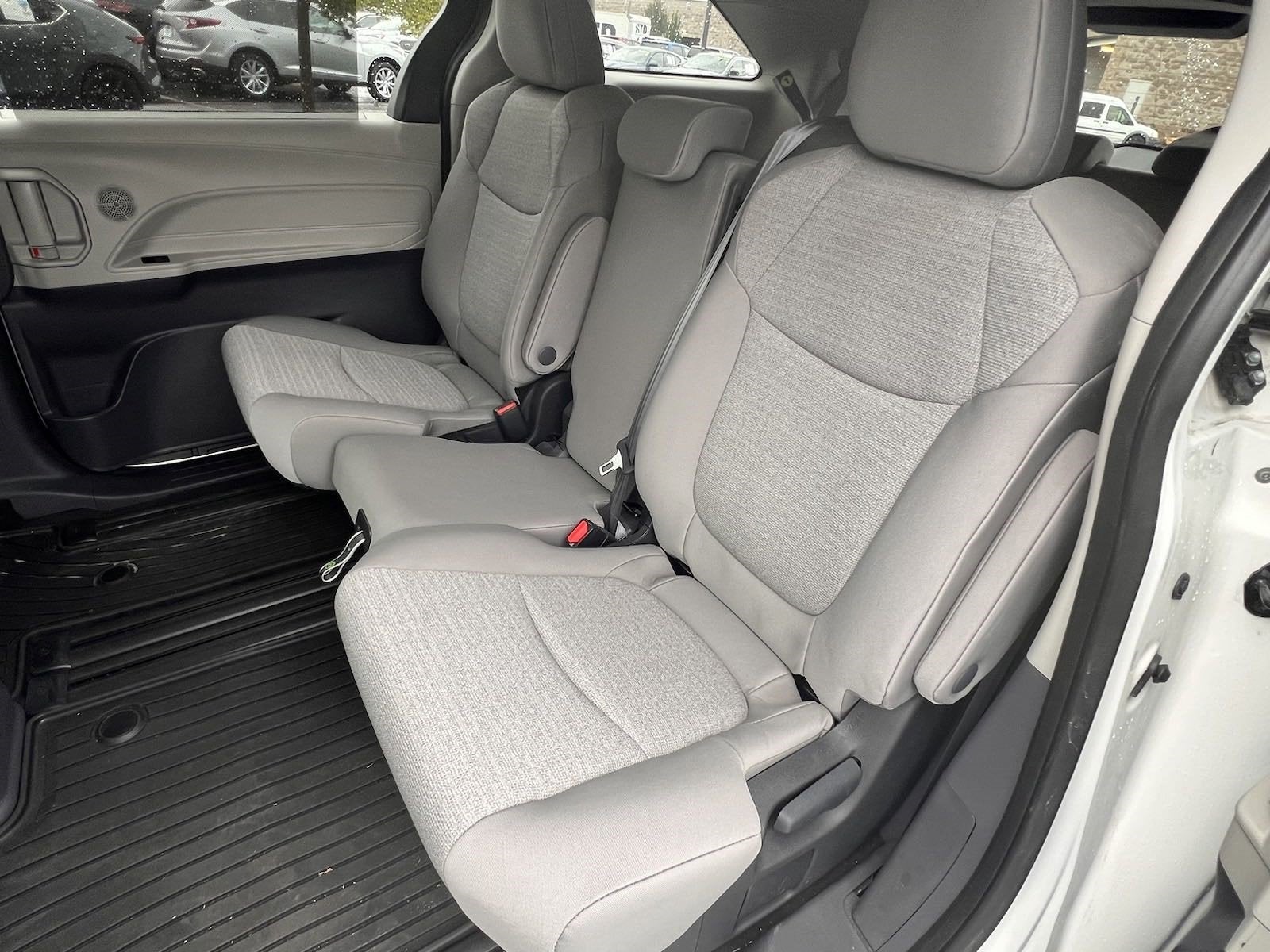 2023 Toyota Sienna LE