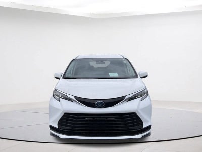 2023 Toyota Sienna LE