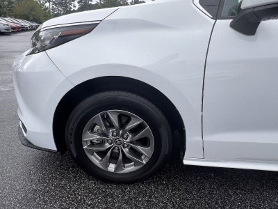 2023 Toyota Sienna LE