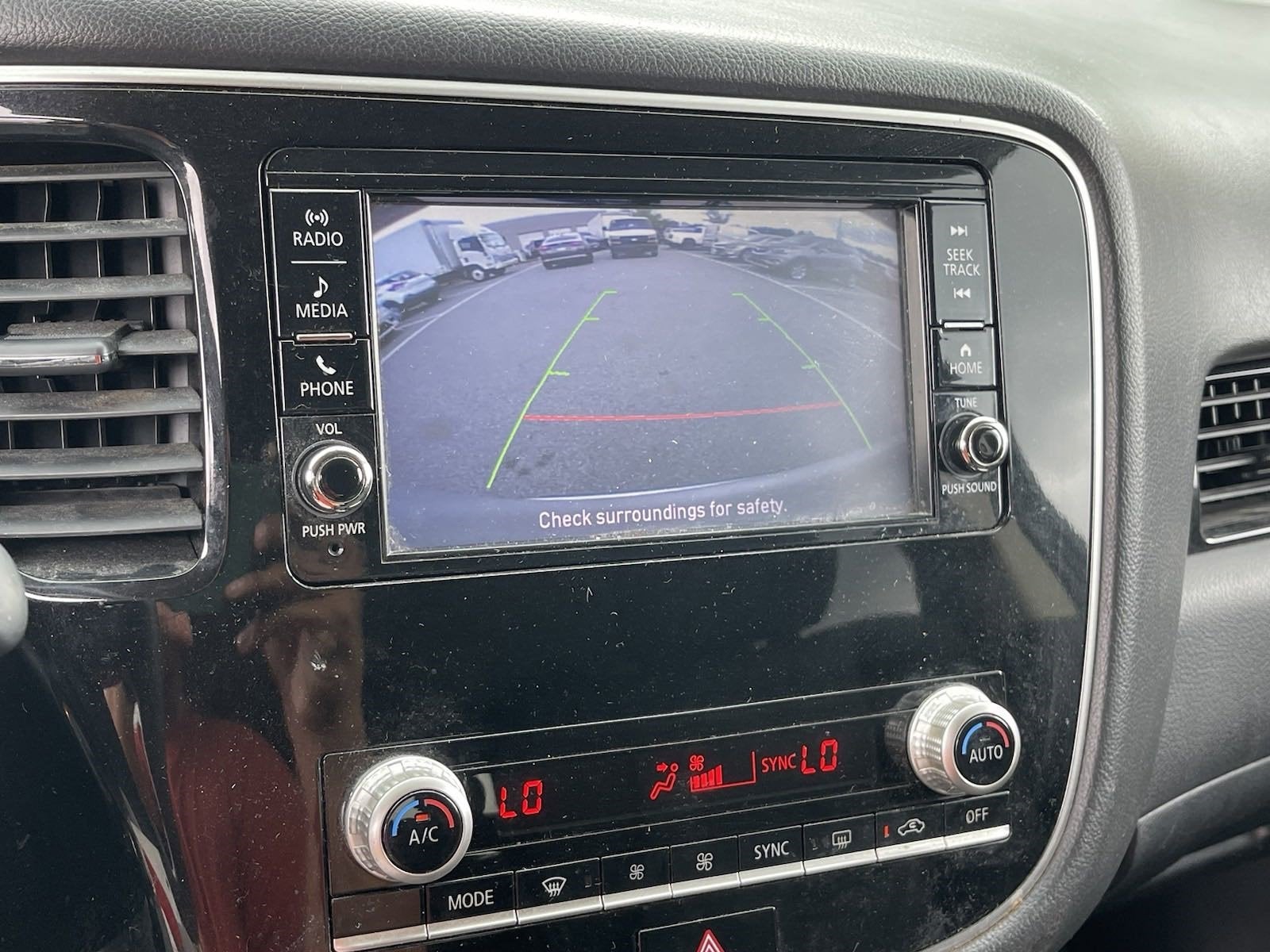 2020 Mitsubishi Outlander ES