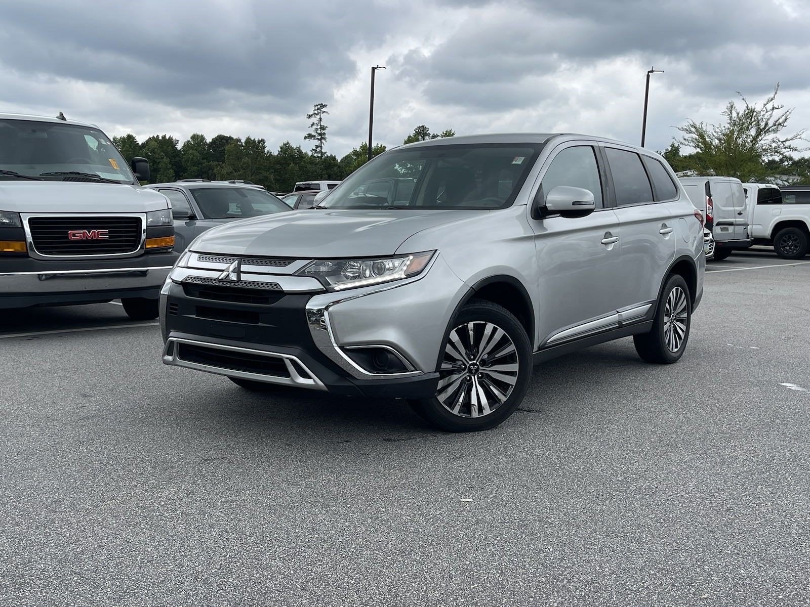 2020 Mitsubishi Outlander ES