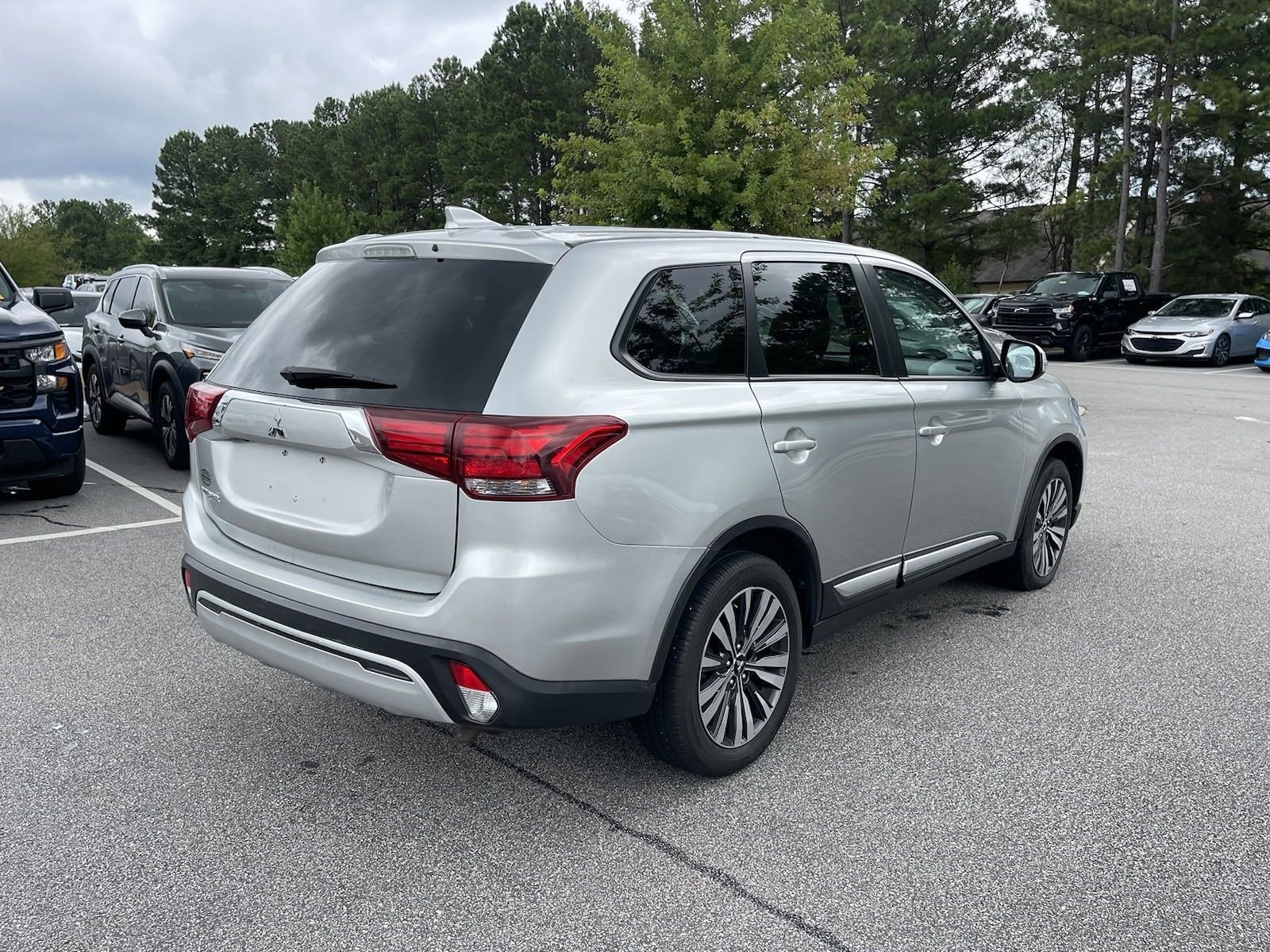 2020 Mitsubishi Outlander ES