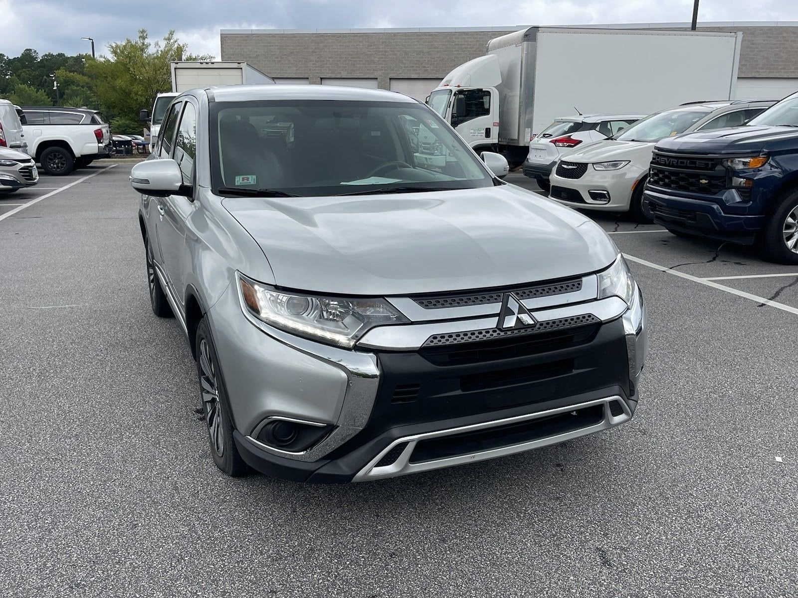 2020 Mitsubishi Outlander ES