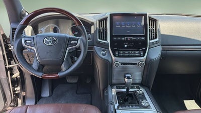2017 Toyota Land Cruiser Base