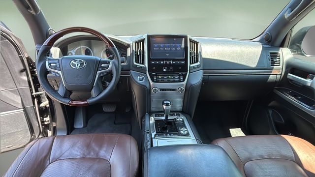2017 Toyota Land Cruiser Base