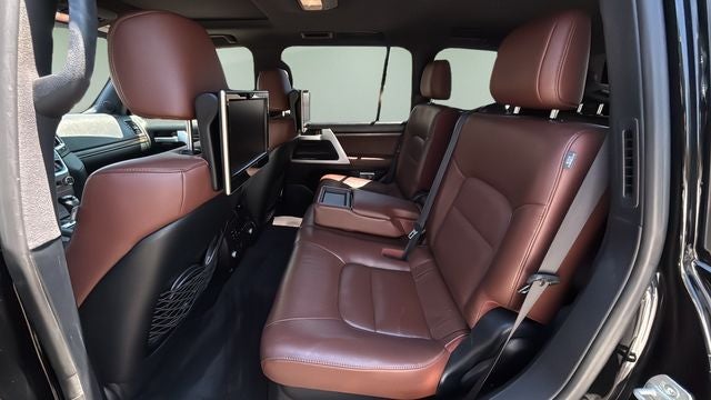 2017 Toyota Land Cruiser Base
