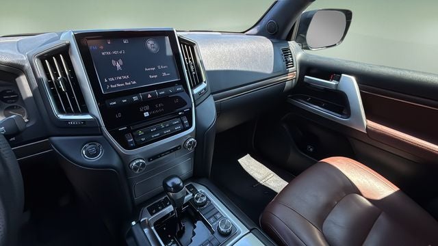 2017 Toyota Land Cruiser Base