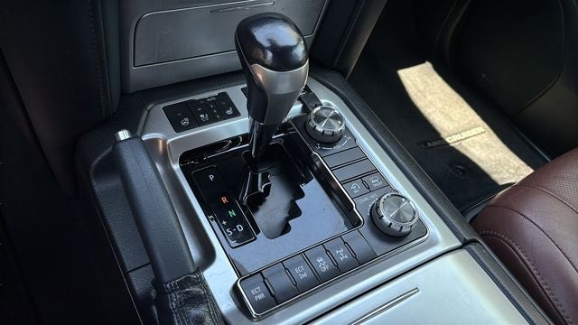 2017 Toyota Land Cruiser Base