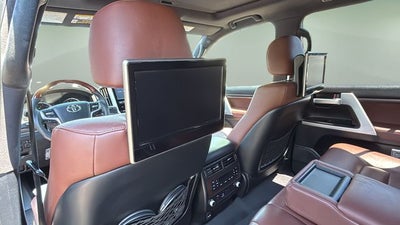 2017 Toyota Land Cruiser Base