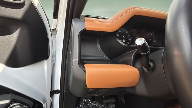 2023 Land Rover Defender 130 X-Dynamic SE