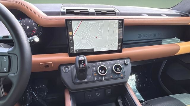 2023 Land Rover Defender 130 X-Dynamic SE