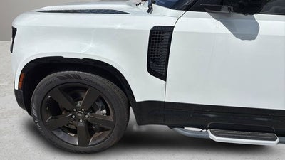 2023 Land Rover Defender 130 X-Dynamic SE