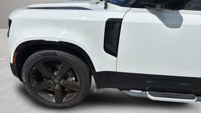 2023 Land Rover Defender 130 X-Dynamic SE