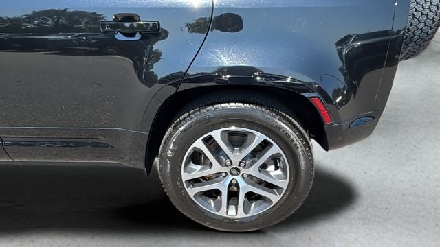 2022 Land Rover Defender 110 SE