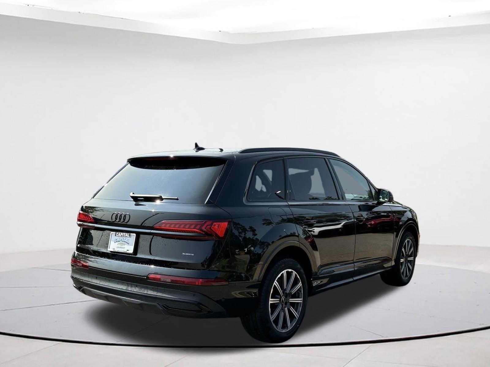 2023 Audi Q7 Premium Plus