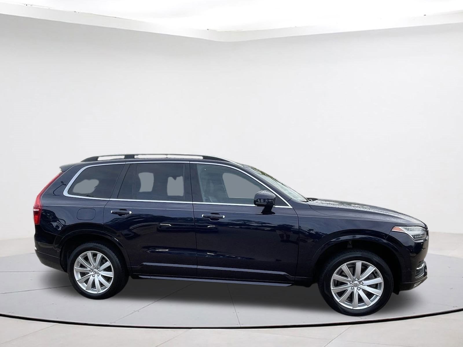 2017 Volvo XC90 Momentum