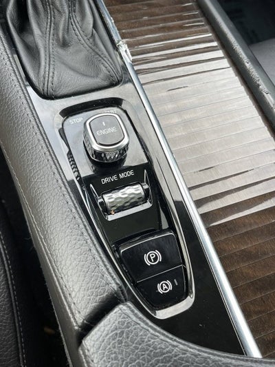 2017 Volvo XC90 Momentum