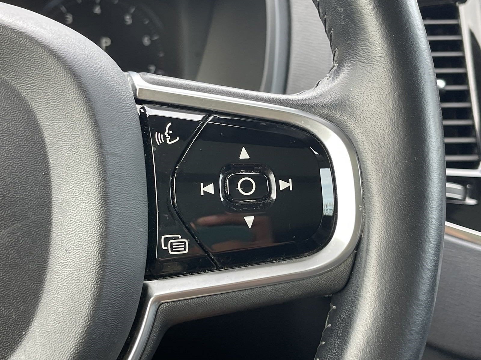 2017 Volvo XC90 Momentum