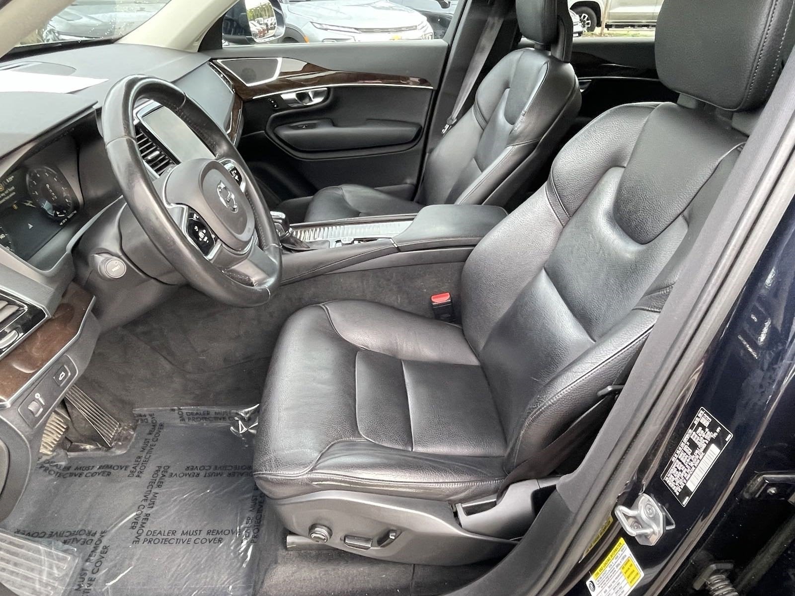 2017 Volvo XC90 Momentum