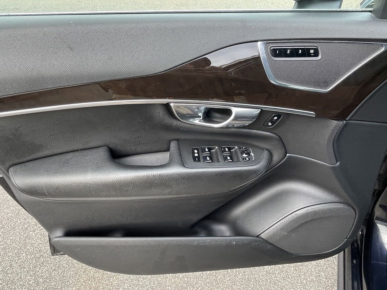 2017 Volvo XC90 Momentum