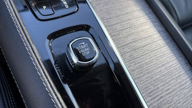 2022 Volvo XC90 Recharge Plug-In Hybrid T8 Inscription 7 Passenger
