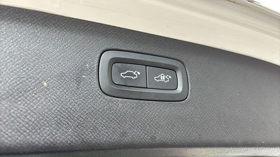 2022 Volvo XC90 Recharge Plug-In Hybrid T8 Inscription 7 Passenger