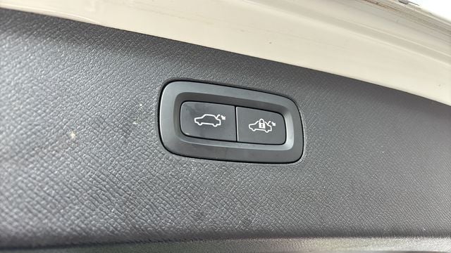2022 Volvo XC90 Recharge Plug-In Hybrid T8 Inscription 7 Passenger
